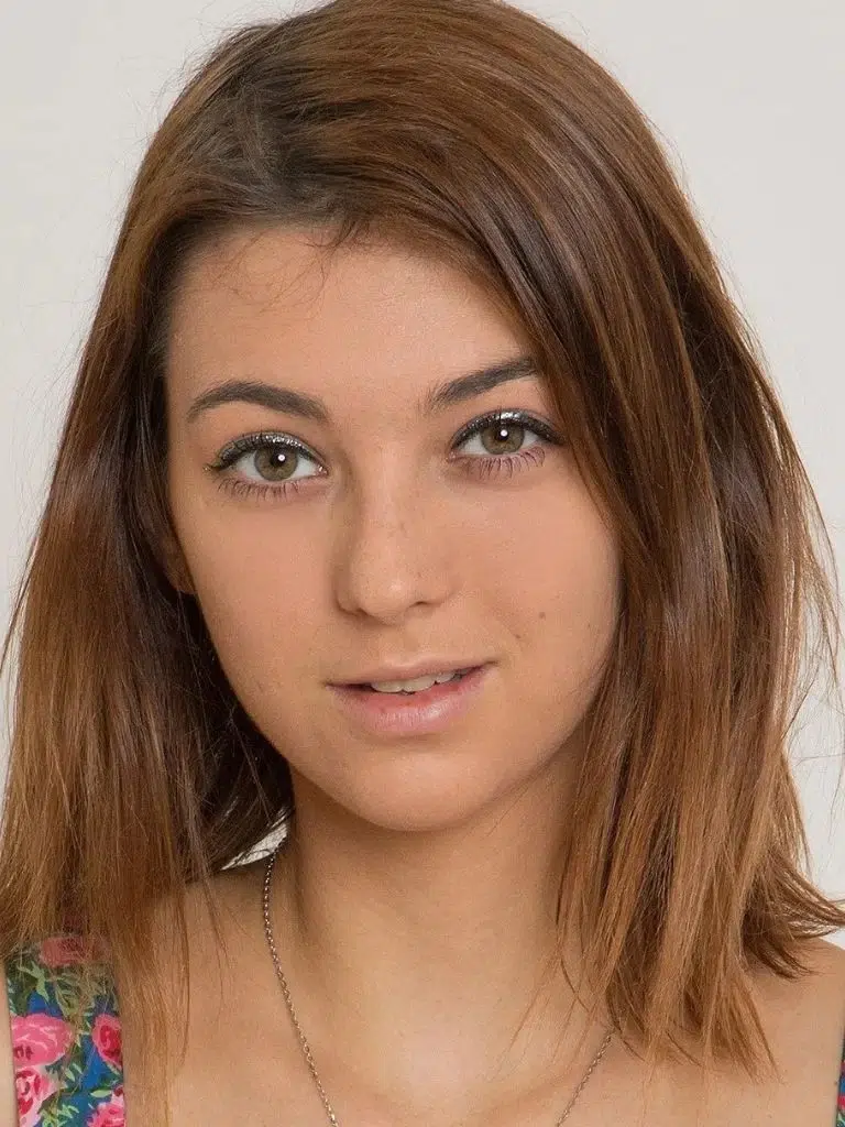Tera Link Biography: Wiki, Age, Career, Height, Weight, Boyfriend, Net Worth & More